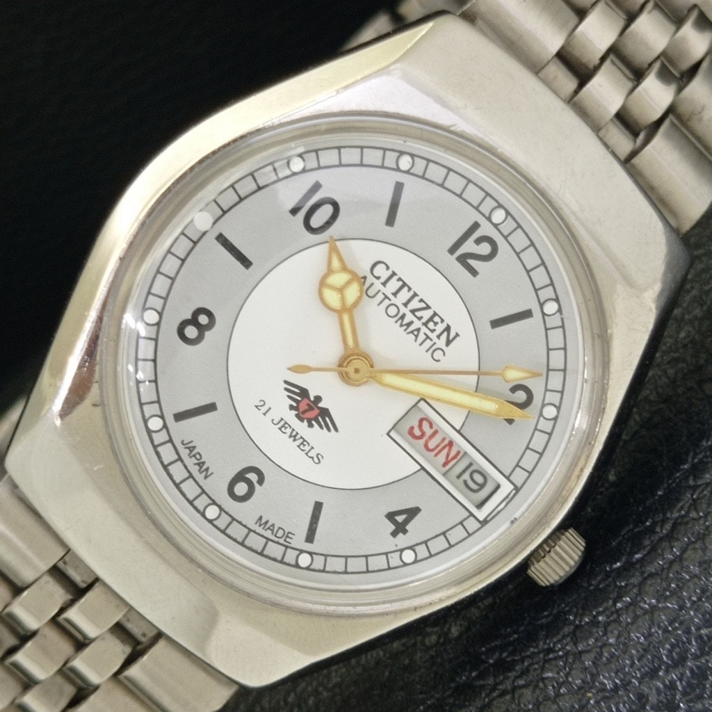 Vintage 1992 Citizen Automatic Mens Silver Watch WDaydate  Gold Accents